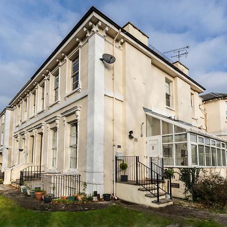 10 Sydenham - By Luxury Apartments Cheltenham Eksteriør bilde