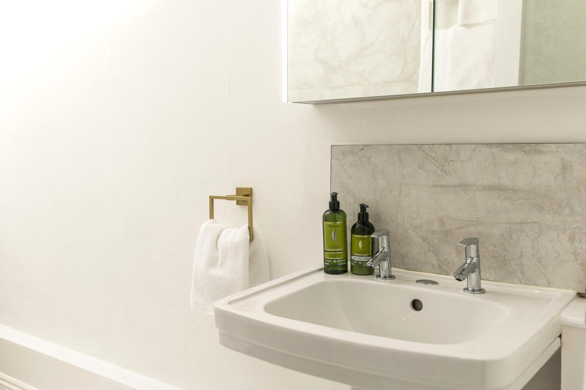 10 Sydenham - By Luxury Apartments Cheltenham Eksteriør bilde