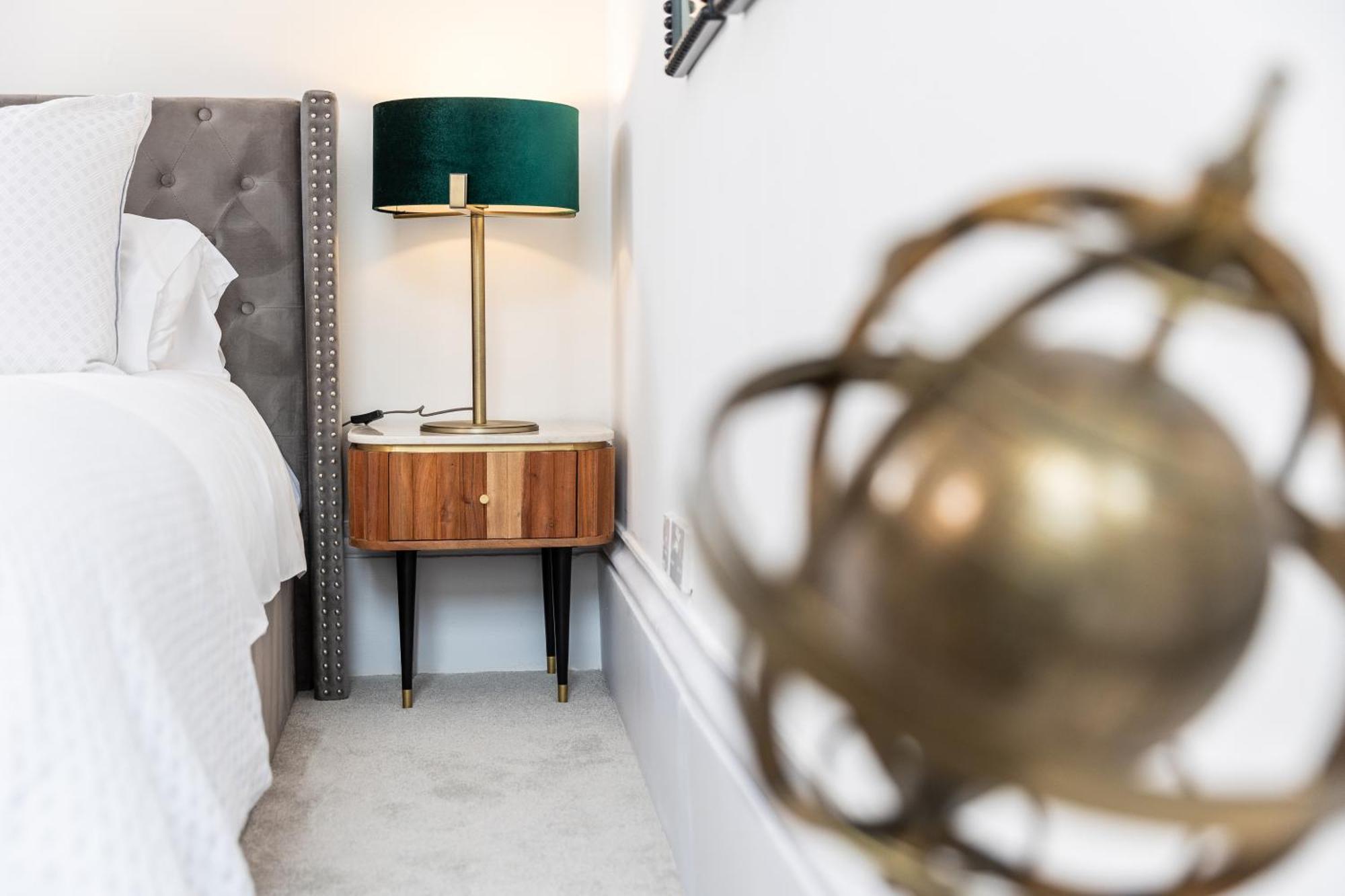 10 Sydenham - By Luxury Apartments Cheltenham Eksteriør bilde