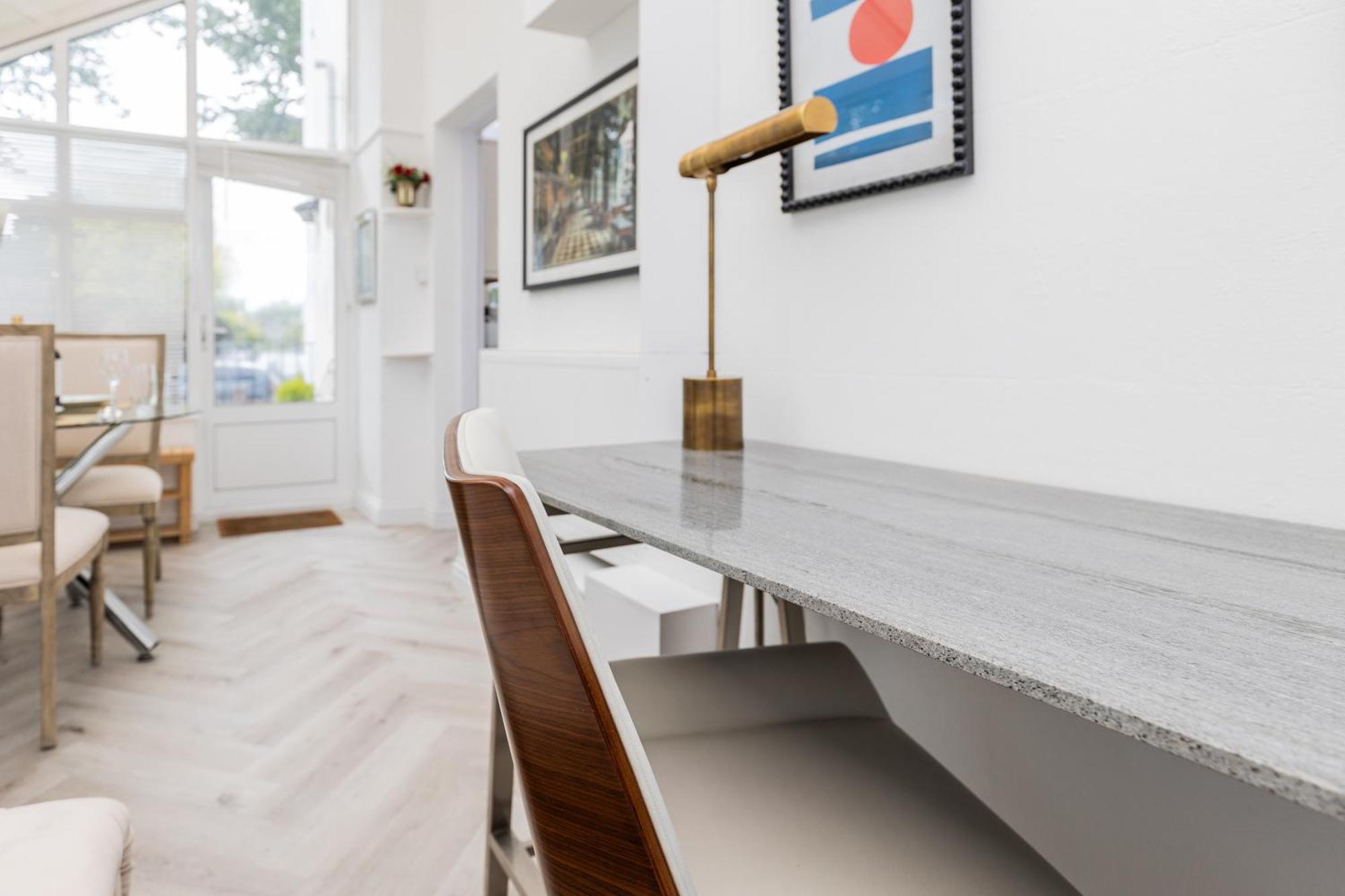 10 Sydenham - By Luxury Apartments Cheltenham Eksteriør bilde
