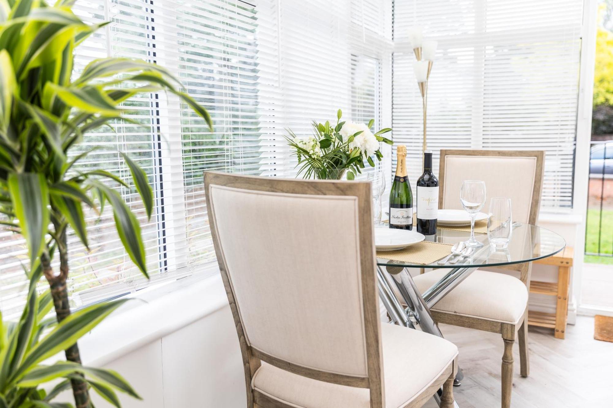 10 Sydenham - By Luxury Apartments Cheltenham Eksteriør bilde