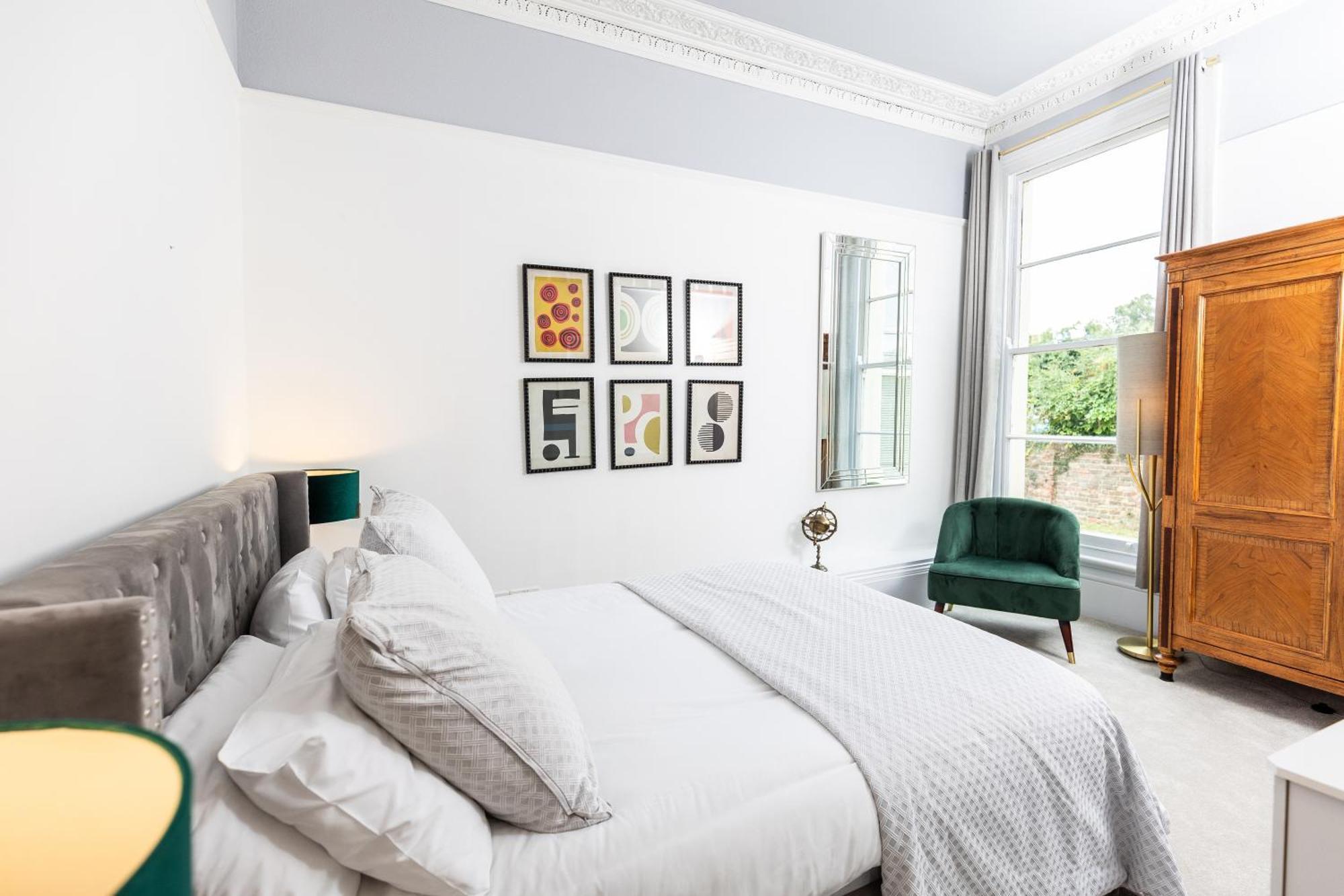 10 Sydenham - By Luxury Apartments Cheltenham Eksteriør bilde